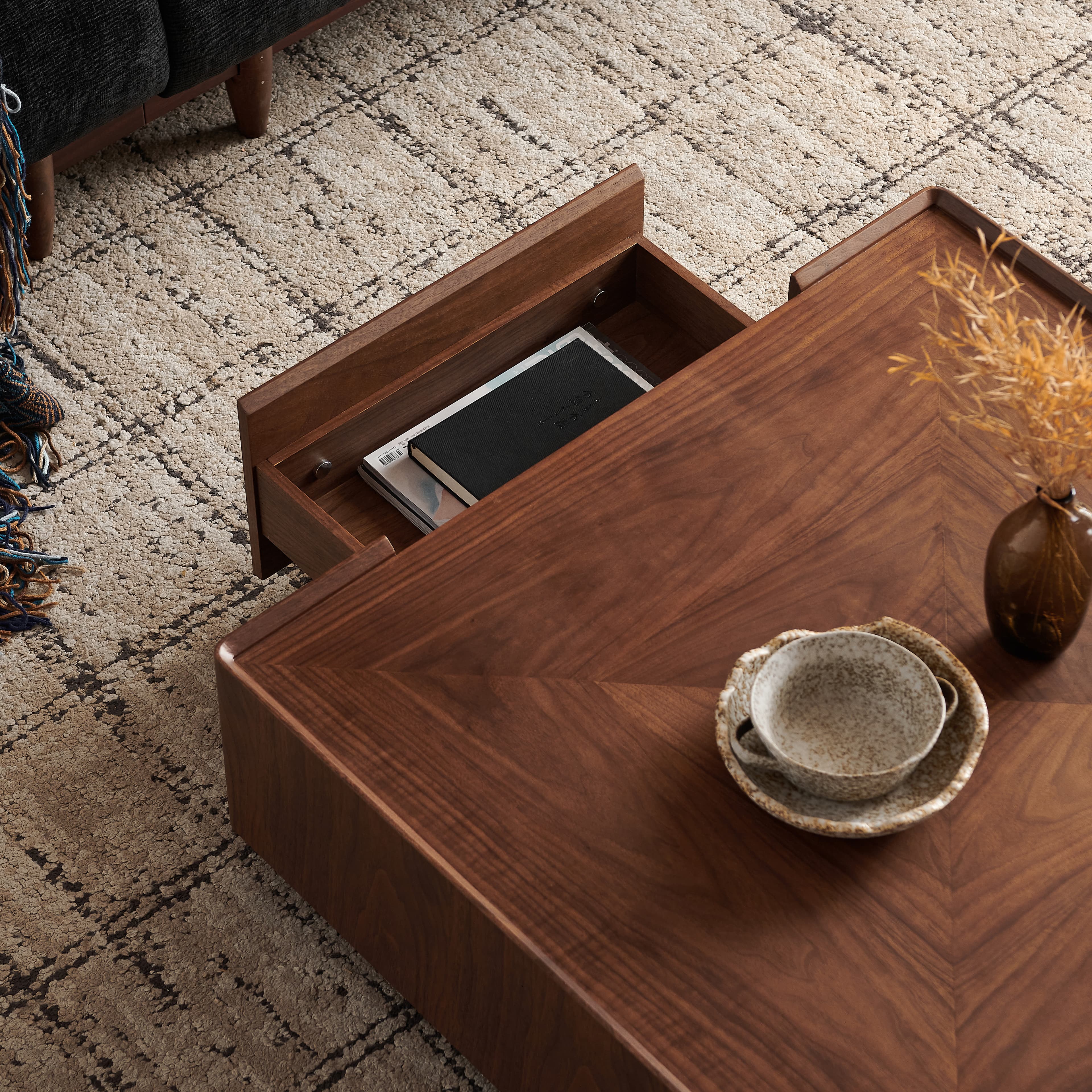 39.3-inch coffee table, square walnut wood design, suitable for living room. Walnut wood material, suitable for bedroom, living room and office