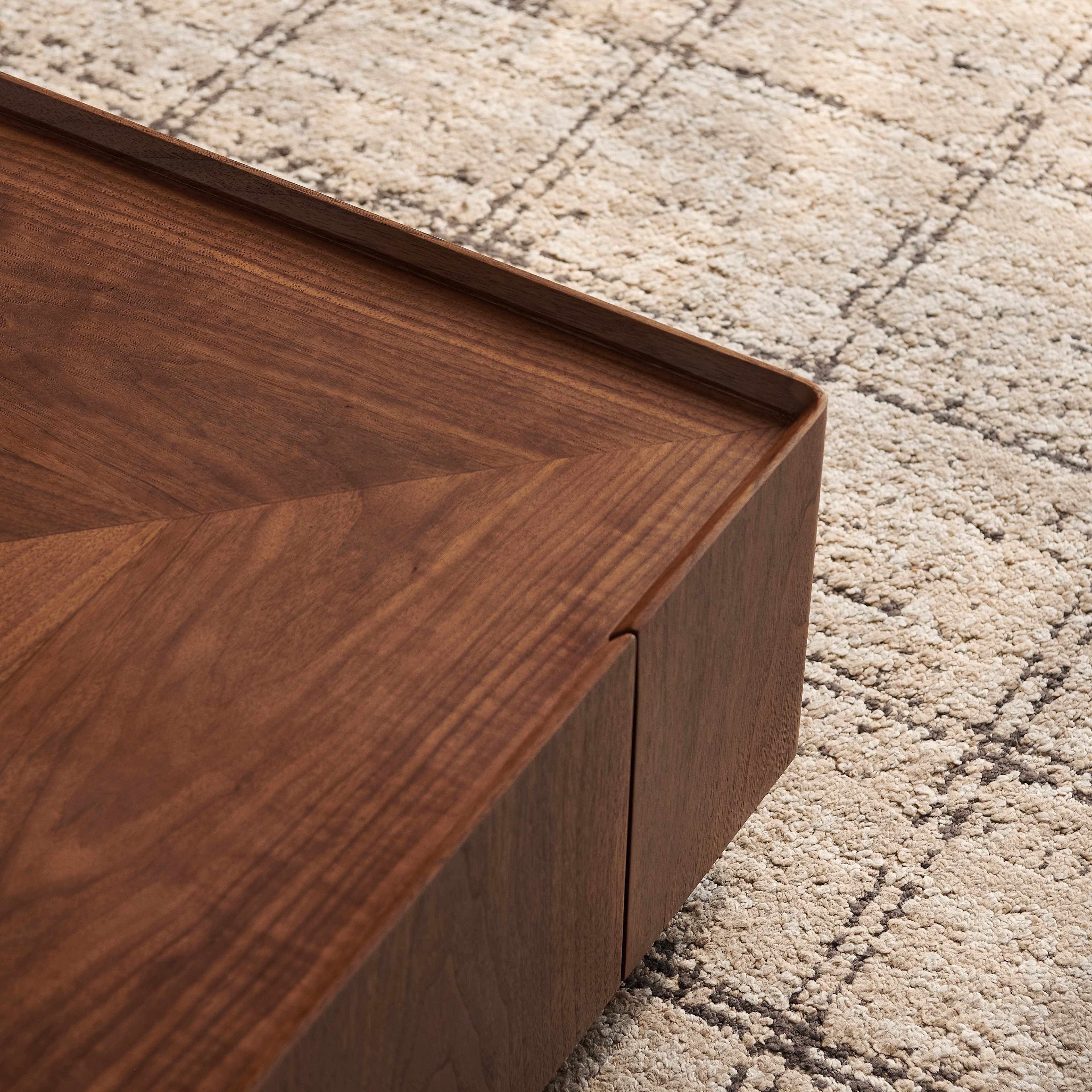 35.4-inch coffee table, square walnut wood design, suitable for living room. Walnut wood material, suitable for bedroom, living room and office