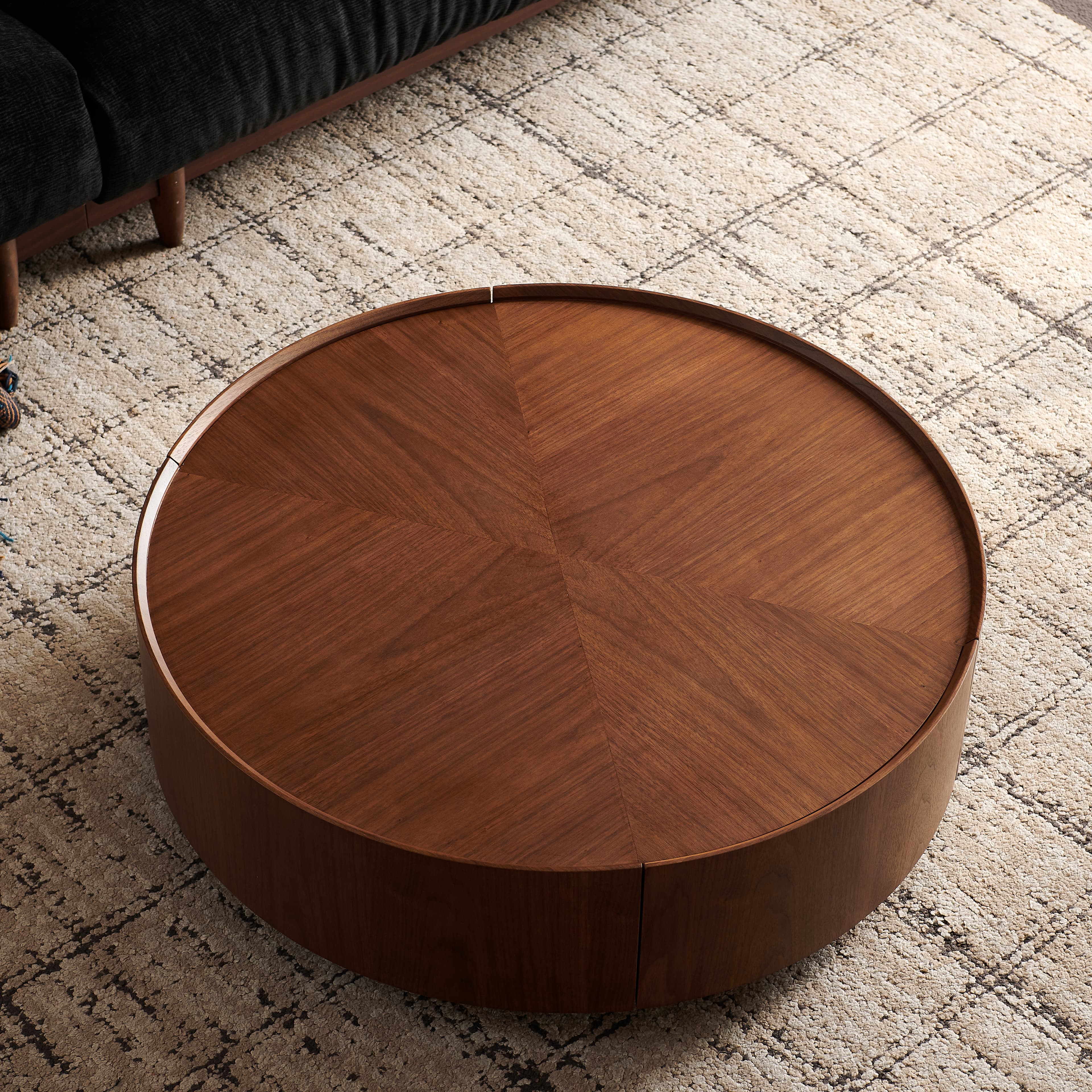 35.4-inch coffee tables, circular walnut design, suitable for living rooms, walnut material, suitable for bedrooms, living rooms, and offices