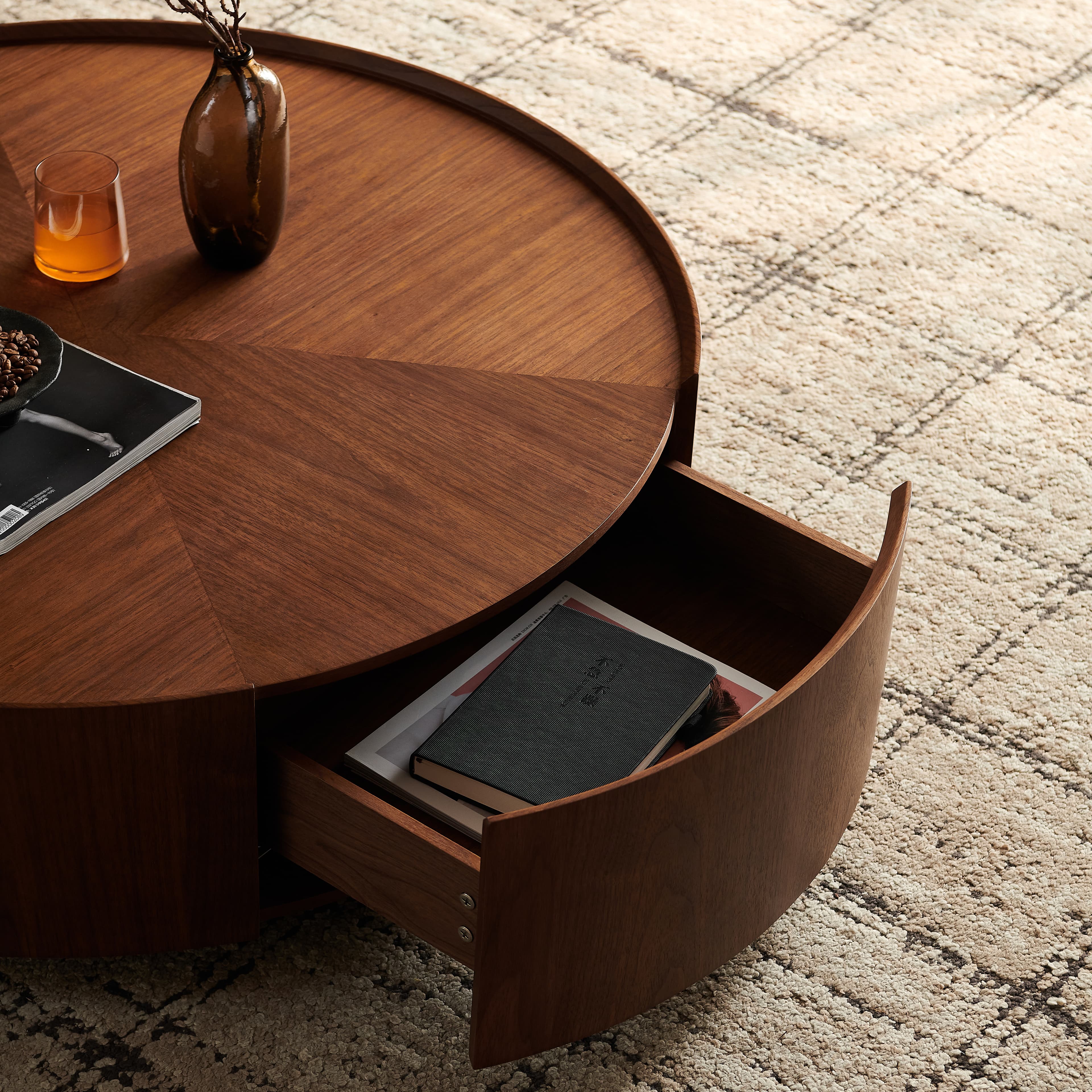35.4-inch coffee tables, circular walnut design, suitable for living rooms, walnut material, suitable for bedrooms, living rooms, and offices