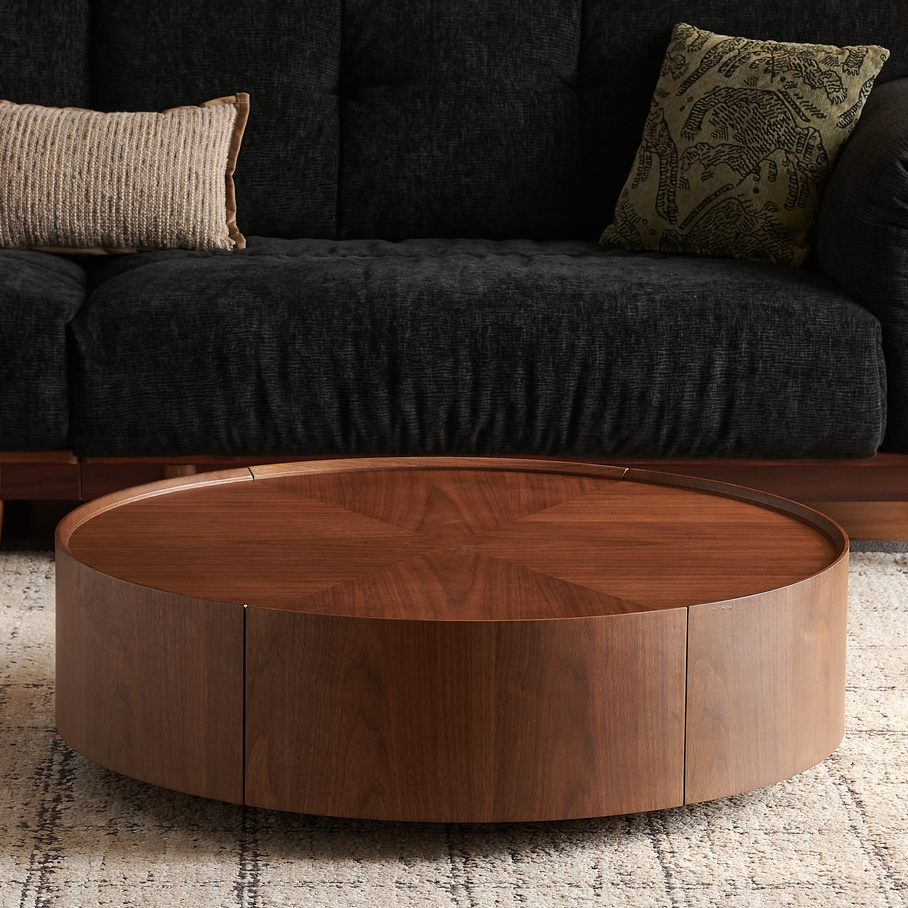 35.4-inch coffee tables, circular walnut design, suitable for living rooms, walnut material, suitable for bedrooms, living rooms, and offices