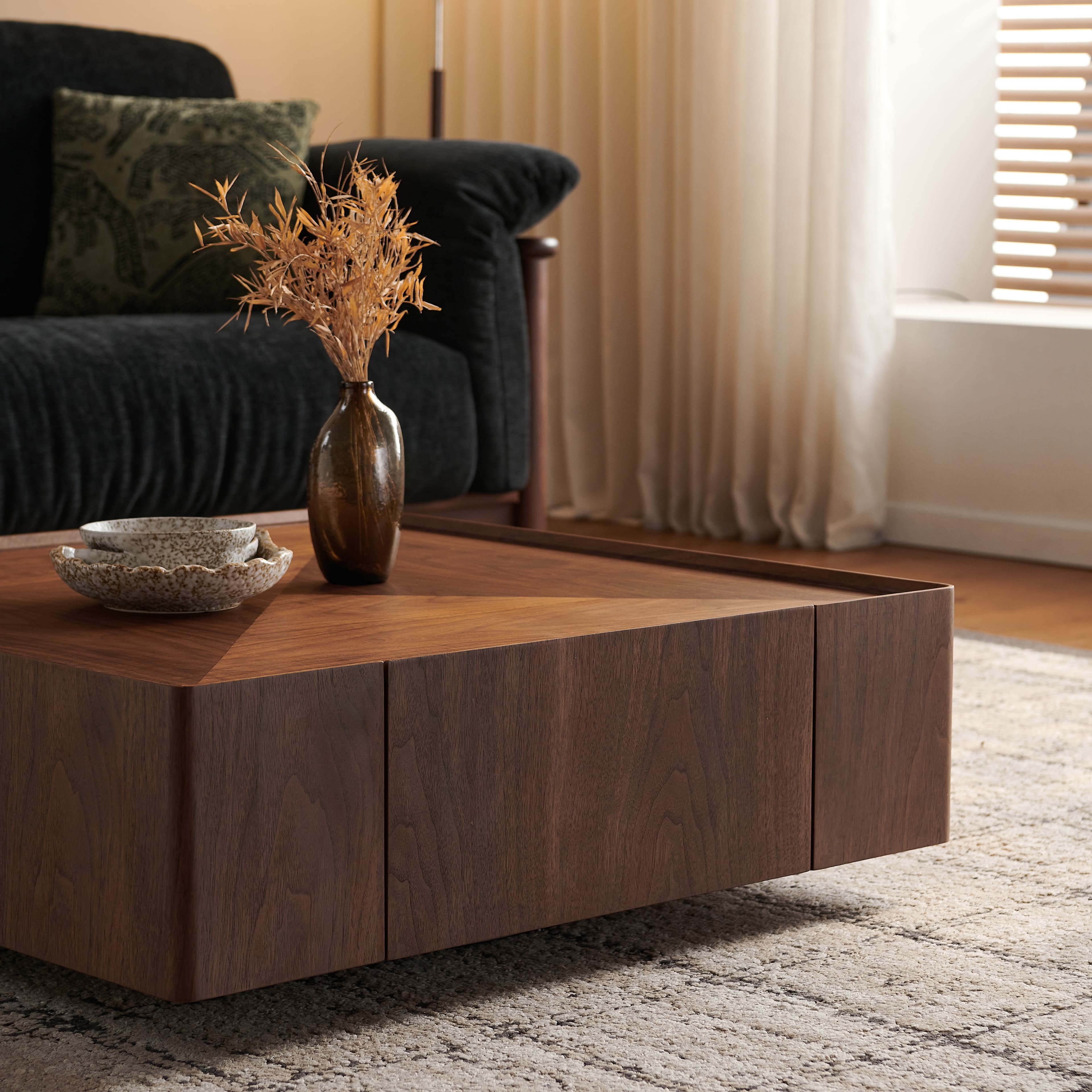 35.4-inch coffee table, square walnut wood design, suitable for living room. Walnut wood material, suitable for bedroom, living room and office